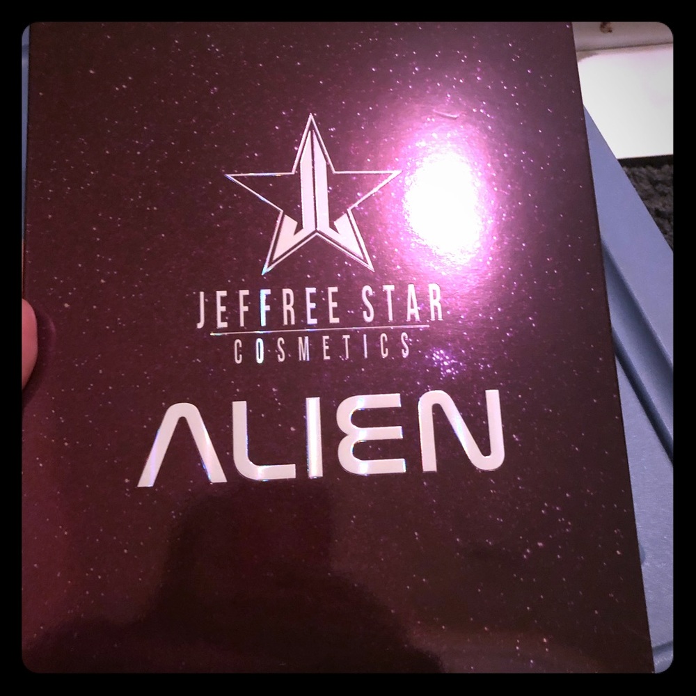 *SOLD*** Jeffree Star Alien palette